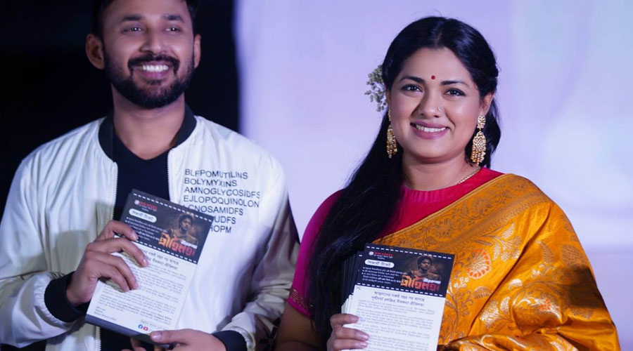 শিক্ষার্থীদের সিনেমার টিকিট দিলেন ওবায়দুল কাদের