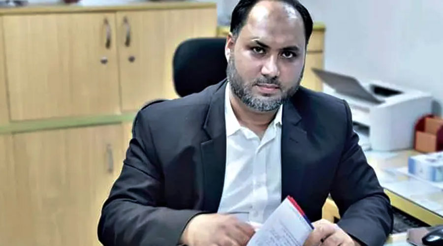 বিস্ফোরক মামলায় গ্রেপ্তার দেখানো হলো সেই আইনজীবীকে