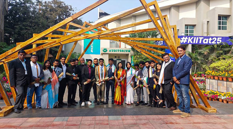 ড্যাফোডিল পলিটেকনিকের শিক্ষার্থীদের ভারতে জ্ঞান অর্জন এবং স্বেচ্ছাসেবী কার্যক্রম