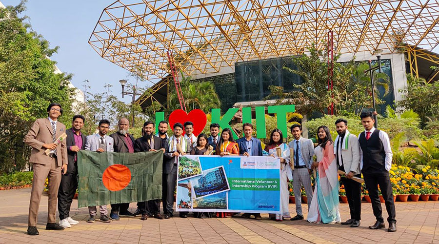 ড্যাফোডিল পলিটেকনিকের শিক্ষার্থীদের ভারতে জ্ঞান অর্জন এবং স্বেচ্ছাসেবী কার্যক্রম