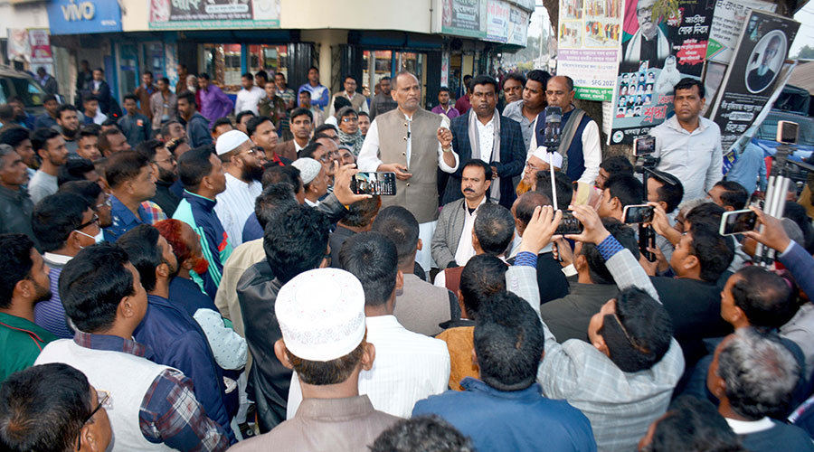 সরকার উৎখাতের আন্দোলন করে লাভ নেই লোকজনের কাছে গিয়ে ভোট চান: এমপি এনামুল হক