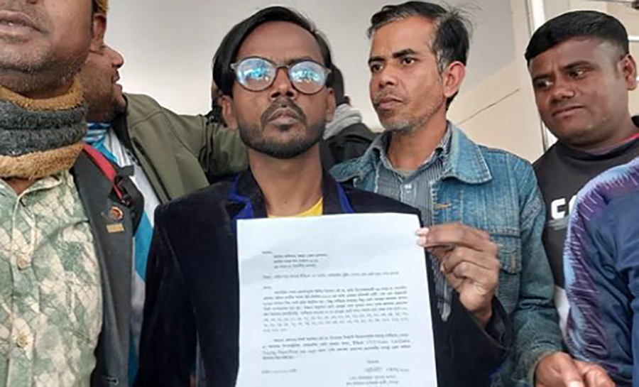 ওবায়দুল কাদেরকে প্রতিদ্বন্দ্বী প্রার্থী হওয়ার চ্যালেঞ্জ হিরো আলমের