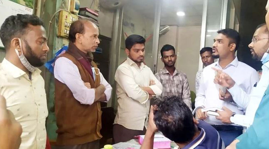 খাতুনগঞ্জে ভোক্তা অধিকারের অভিযান, দুই প্রতিষ্ঠানকে জরিমানা