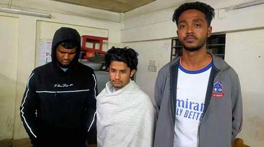 ঢাকা বিশ্ববিদ্যালয়ের শিক্ষার্থী ‘ছিনতাইয়ে’? কেন জড়াচ্ছেন ‘অপরাধে’