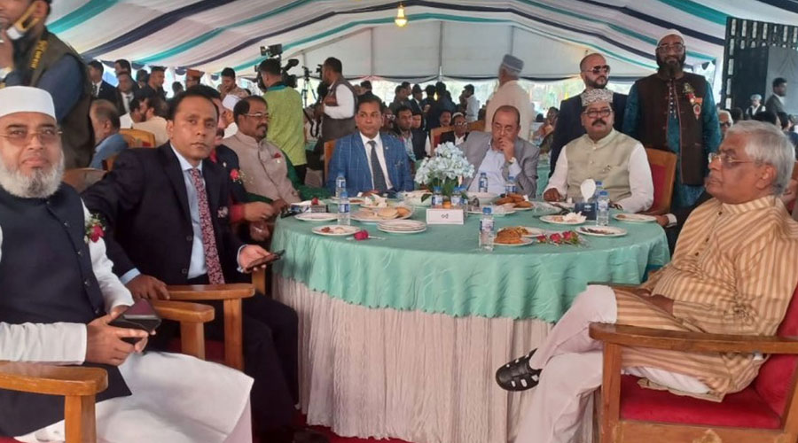এক টেবিলে আ.লীগ-বিএনপির নেতারা
