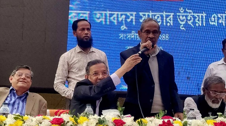 মাইক্রোফোন ধরলেন আইনমন্ত্রী, সাত্তার বললেন, ‘বাংলাদেশ জিন্দাবাদ’