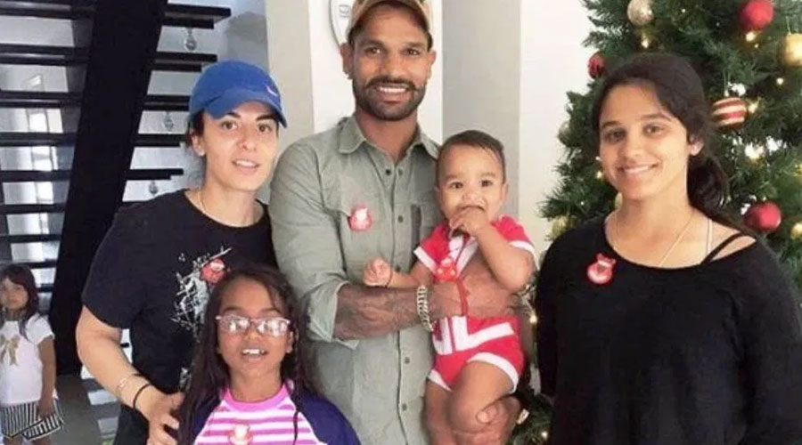 ফেসবুকে পরিচয়, দুই বাচ্চার মায়ের প্রেমে হাবুডুবু খেয়ে বিয়ে করেছিলেন ধাওয়ান