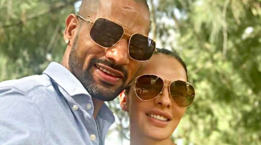 ফেসবুকে পরিচয়, দুই বাচ্চার মায়ের প্রেমে হাবুডুবু খেয়ে বিয়ে করেছিলেন ধাওয়ান