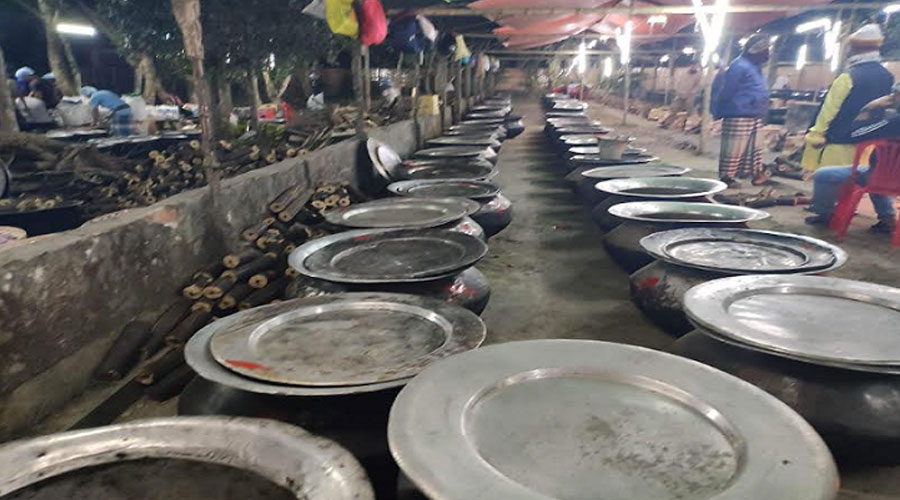 ওবায়দুল কাদেরের জন্য ২০০ মণ মাংস দিয়ে এমপি একরামুলের মেজবান