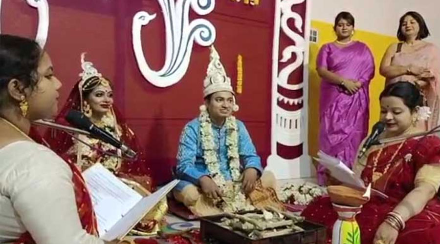 বিয়ে করলেন এইচআইভি পজিটিভ যুগল