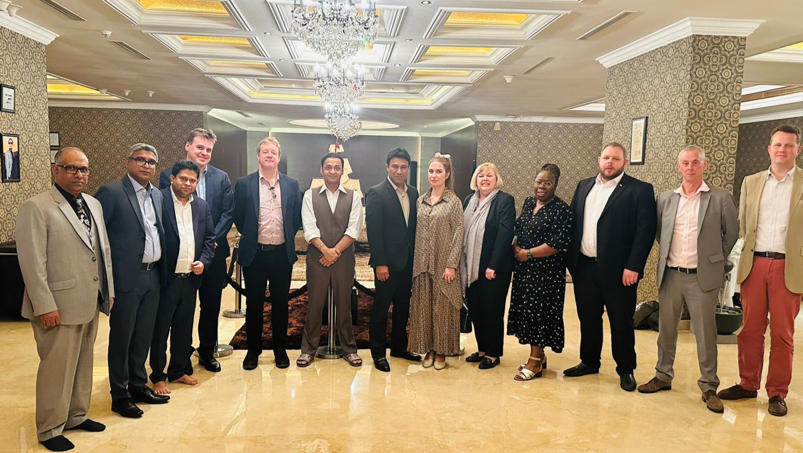 বসুন্ধরা এমডির সঙ্গে যুক্তরাজ্যের ‘ক্রস পার্টি পার্লামেন্টারি ডেলিগেশন’ টিমের সাক্ষাৎ