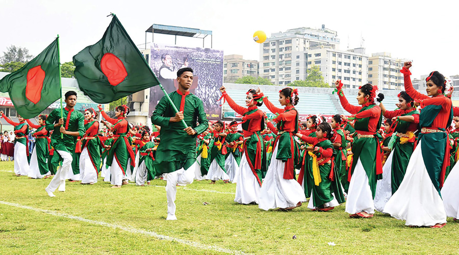 আজ স্বাধীন হবার দিন