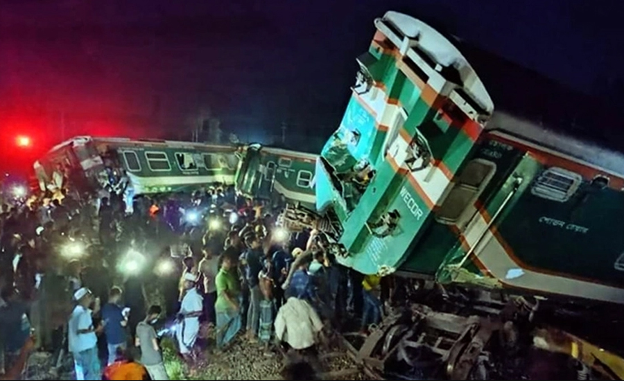 কুমিল্লায় ২ ট্রেনের সংঘর্ষ, বহু হতাহতের আশঙ্কা