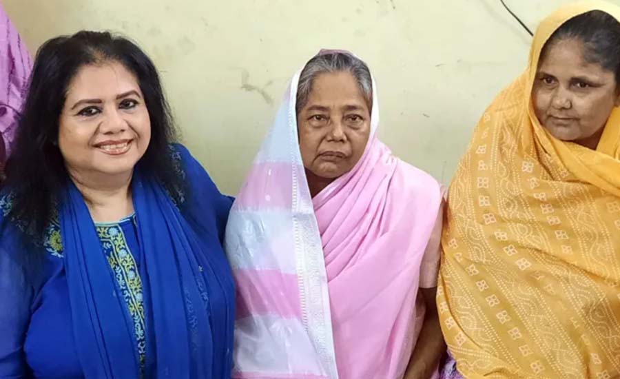 ‘কেমন সন্তান তারা, যারা মাকে বৃদ্ধাশ্রমে পাঠিয়ে দেয়’, আবেগাপ্লুত রুনা লায়লা