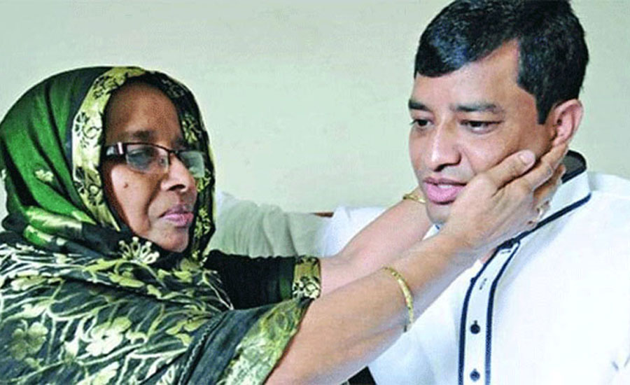 জাহাঙ্গীর মাকে প্রার্থী করেছেন যে কারণে