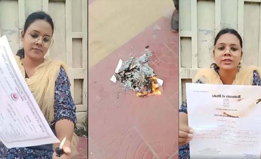‘সার্টিফিকেট রেখে লাভ কী?’ পুড়িয়ে ফেললেন ইডেন শিক্ষার্থী