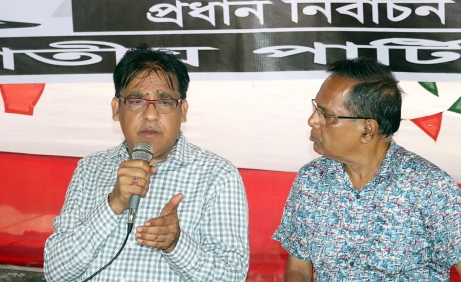 ১০ মিনিটের চেষ্টায়ও ইভিএমে ভোট দিতে পারেননি লাঙ্গলের মেয়রপ্রার্থী