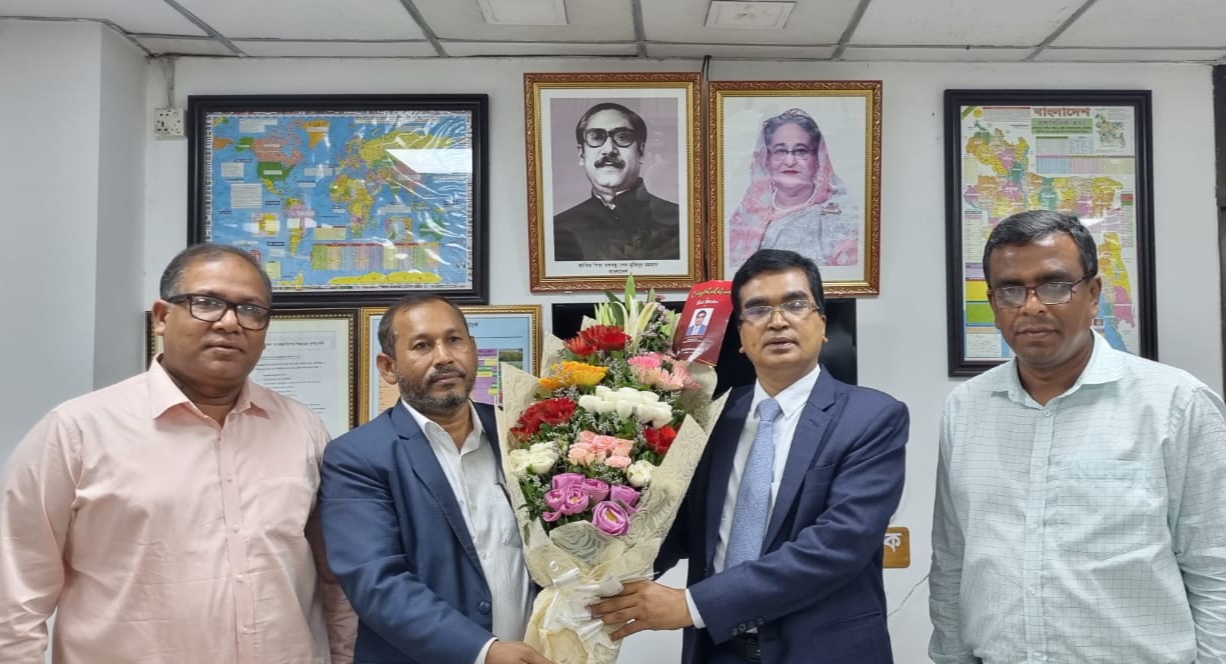 কৃষি ব্যাংক'র এমডিকে বসুন্ধরা গ্রুপের পক্ষ থেকে ফুলেল শুভেচ্ছা প্রদান