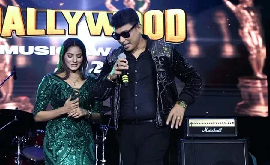 জায়েদ খানকে দেখেই ‘ভুয়া’ চিৎকার, পারফরম্যান্স না করেই ছাড়লেন মঞ্চ