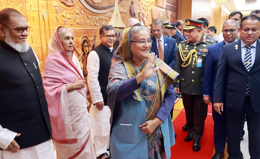 ইতালির পথে প্রধানমন্ত্রী