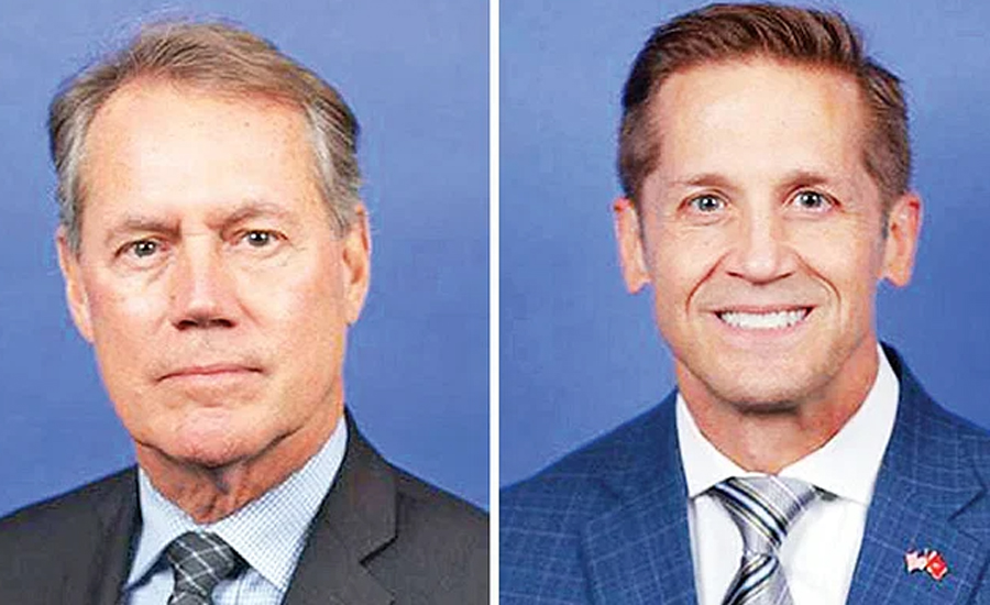 বাংলাদেশে সফররত যুক্তরাষ্ট্রের দুই কংগ্রেসম্যান এড কেইস (বাঁয়ে) ও রিচার্ড ম্যাকরমিক