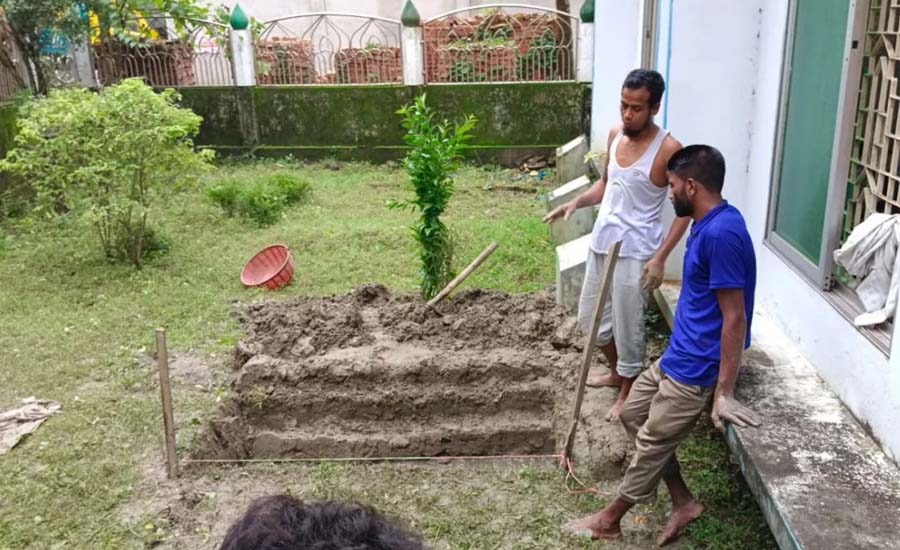 জামায়াত নেতা কর্মীদের সরাতে সাউন্ড গ্রেনেড কাঁদানে গ্যাস, ছেলের পাশেই কবর