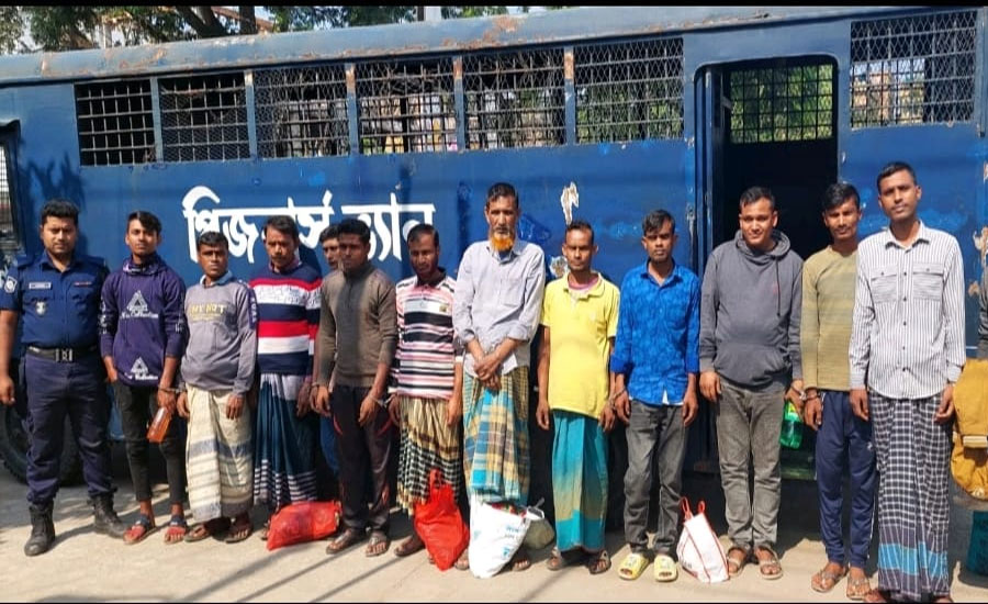 বেনাপোলে ওয়া‌রেন্টভূক্ত ১৩ জন আসামি গ্রেফতার