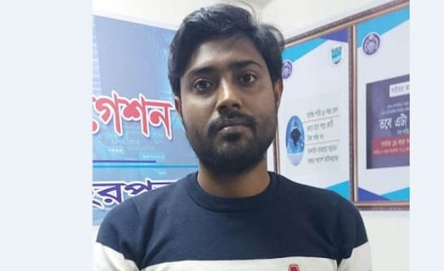 মুজিবনগর উপজেলায় অভিযান চালিয়ে অনলাইন জুয়ার এজেন্ট আটক 