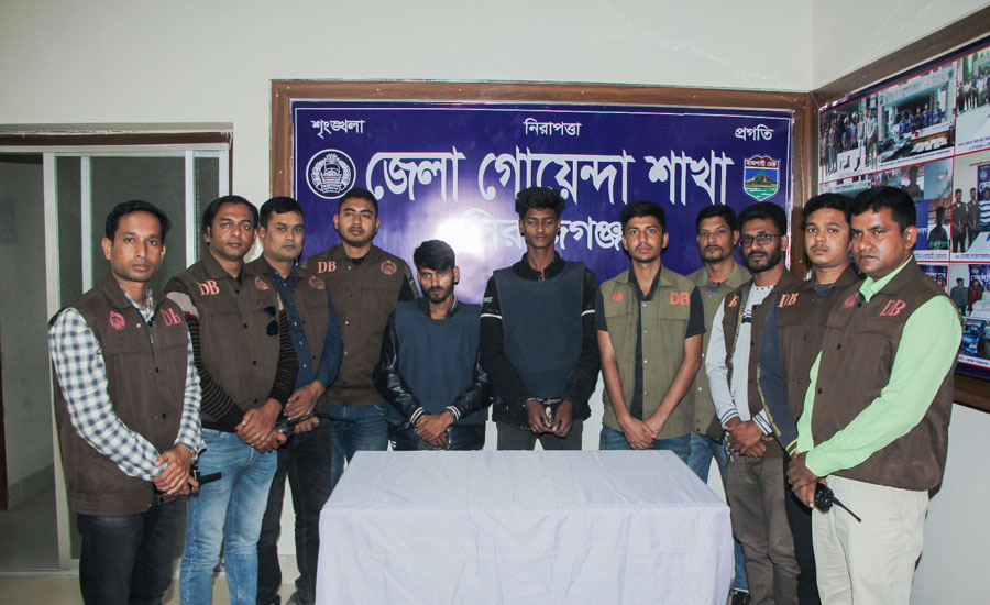 সিরাজগঞ্জে ইজিবাইক চালককে হত্যার ঘটনার ২ আসামী গ্রেফতার, ইজিবাইক উদ্ধার 