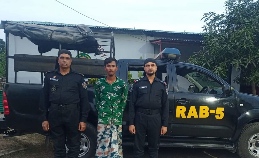 মিষ্টি কুমড়ার ভেতর হেরোইন পাচারকালে গ্রেপ্তার-১