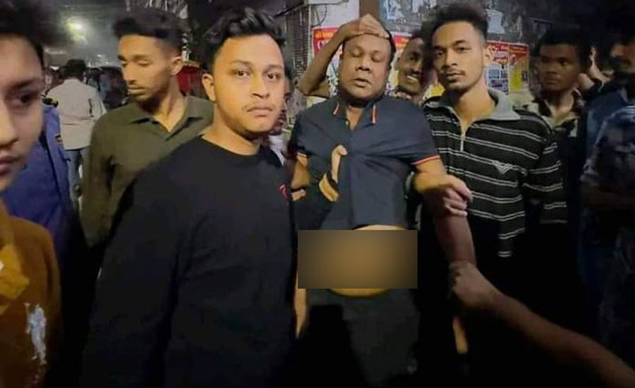 ছাত্রদলের সাবেক সভাপতি খোকনকে পিটিয়ে পুলিশে দিল ছাত্রলীগ
