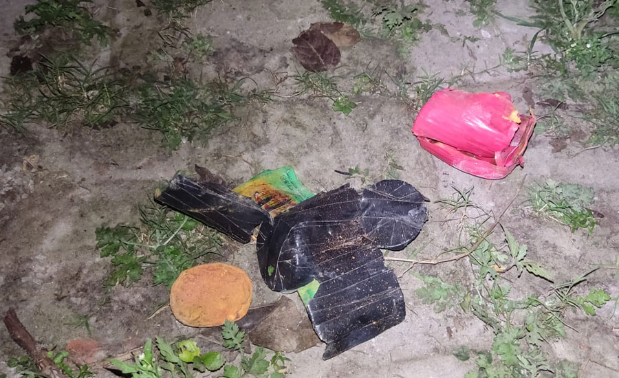 চাঁপাইনবাবগঞ্জ জেলা নির্বাচন কমিশন অফিসে ককটেল বিস্ফোরণ