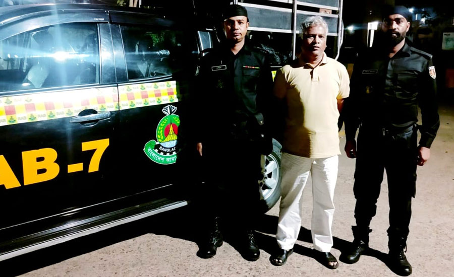 চট্টগ্রামের প্রকাশ্যে গুলি করে হত্যা মামলার প্রধান আসামিকে গ্রেফতার করেছে র‌্যাব-৭