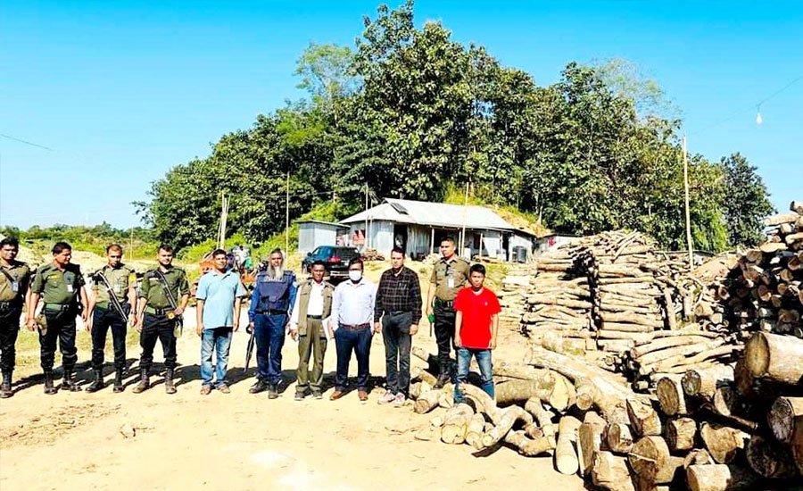খাগড়াছড়ির গুইমারায় পাঁচটি ইটভাটাকে জরিমানা,জ্বালানী কাঠ জব্দ 