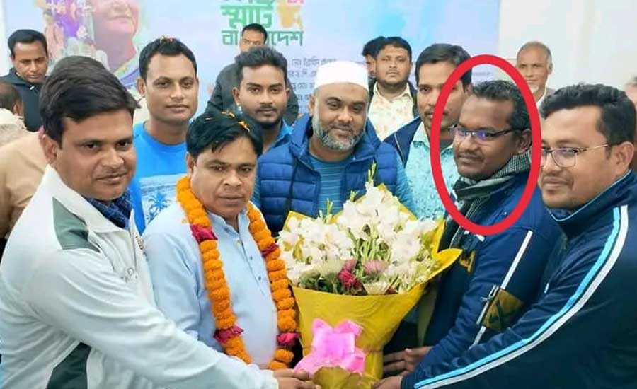 নৌকার প্রার্থীকে ফুলের শুভেচ্ছা দেয়ায় এসআই জিলালুর ক্লোজড