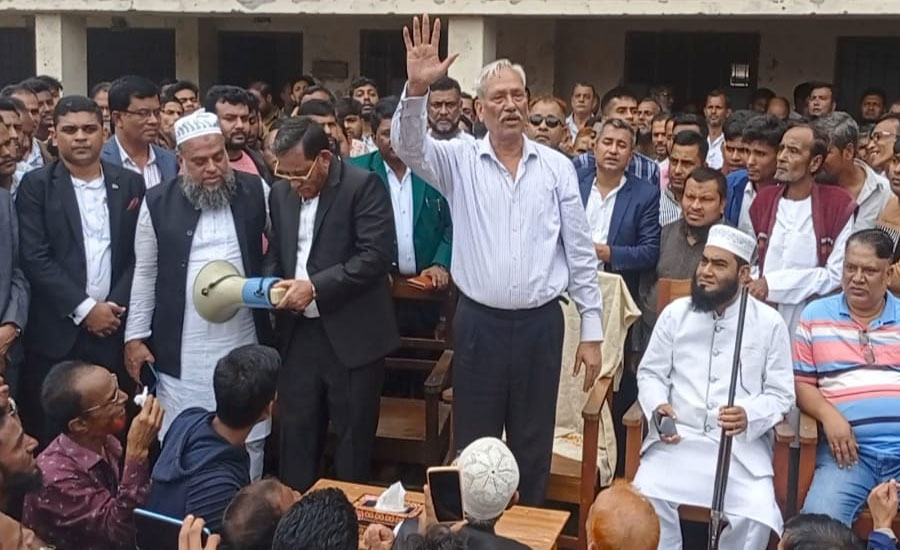 ঝালকাঠিতে আগ্নেয়অস্ত্র নিয়ে শাহজাহান ওমরের জনসমাবেশ