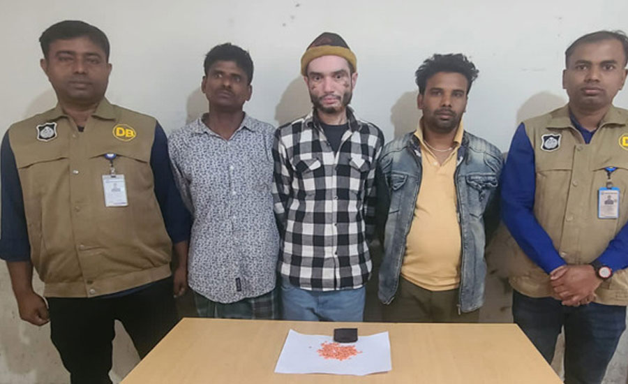 কিশোরগঞ্জে পৃথক অভিযানে ইয়াবা ও গাঁজাসহ গ্রেফতার ৫