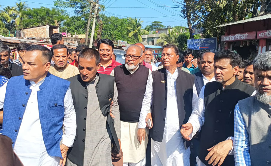 চন্দনাইশে নৌকার প্রার্থী এমপি নজরুল ইসলাম চৌধুরীর গণসংযোগ
