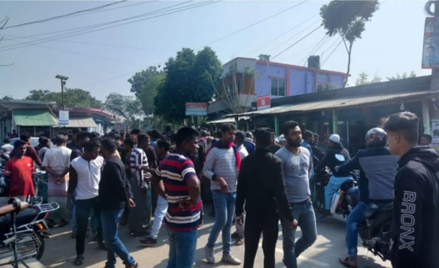 য‌শোর মণিরামপুরে নির্বাচনী প্রচারনায় নৌকা ও ঈগ‌লের ম‌ধ্যে সংঘর্ষ