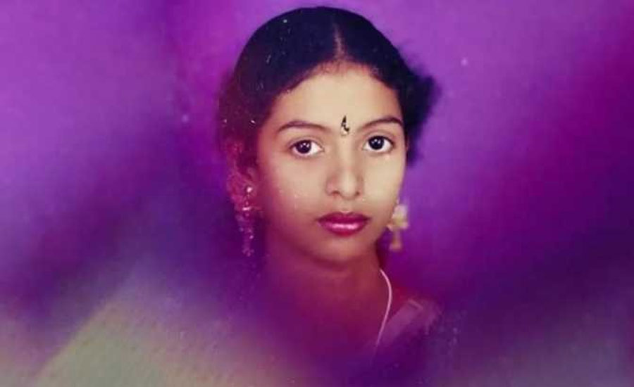 চিয়ারলিডার থেকে তারকা ক্রিকেটারের স্ত্রী হওয়া কে এই তরুণী?