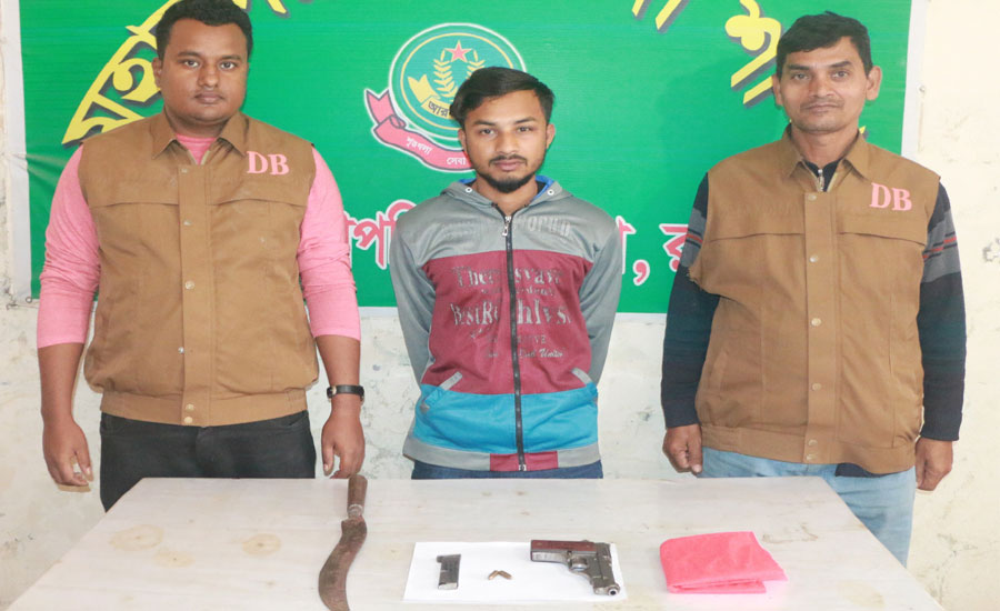 রাজশাহীতে অস্ত্রগুলিসহ এক ব্যক্তিকে গ্রেফতার করেছে ডিবি