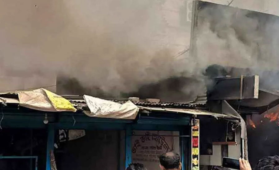 উত্তরায় রেস্টুরেন্টে আগুন, নিয়ন্ত্রণে ৩ ইউনিট