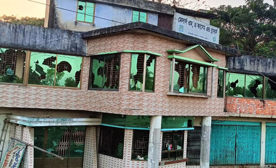 দোহাজারীতে নির্বাচন পরবর্তী সহিংসতায় পৌর মেয়রের ব্যবসা প্রতিষ্ঠানে হামলা