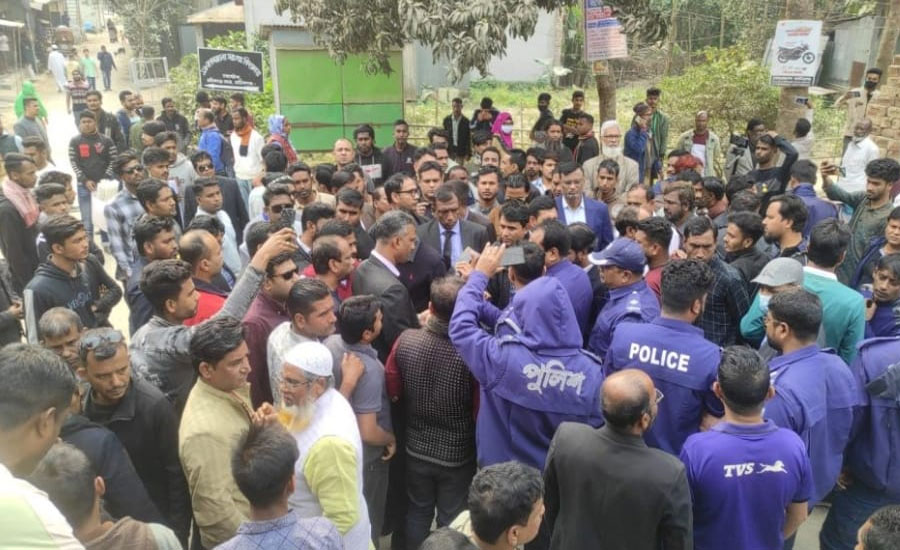 মানিকগঞ্জে বিএনপির কালো পতাকা মিছিলে পুলিশের বাধা