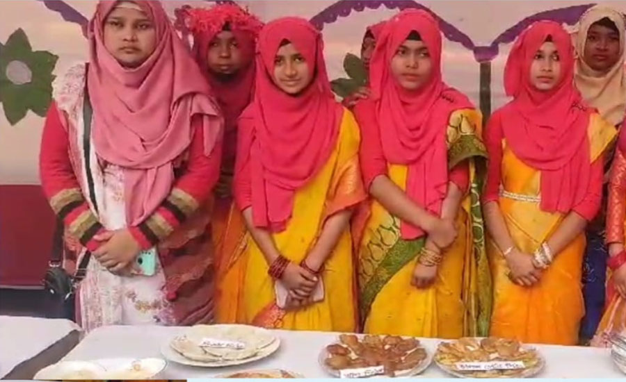 পিঠা উৎসবে এক স্টলেই ৬৭ রকমের পিঠা