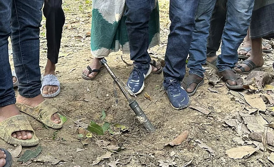 মিয়ানমার থেকে ছোড়া মর্টার শেল এসে পড়ল বীর মুক্তিযোদ্ধার উঠানে