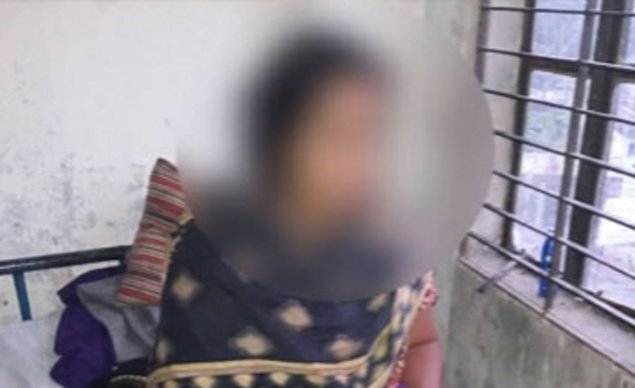 মধ্যযুগীয় কায়দায় গৃহবধূর গর্ভাশয়ে দেয়া হয় এসিড, মামলা ঝুলে আছে হাইকোর্টে 