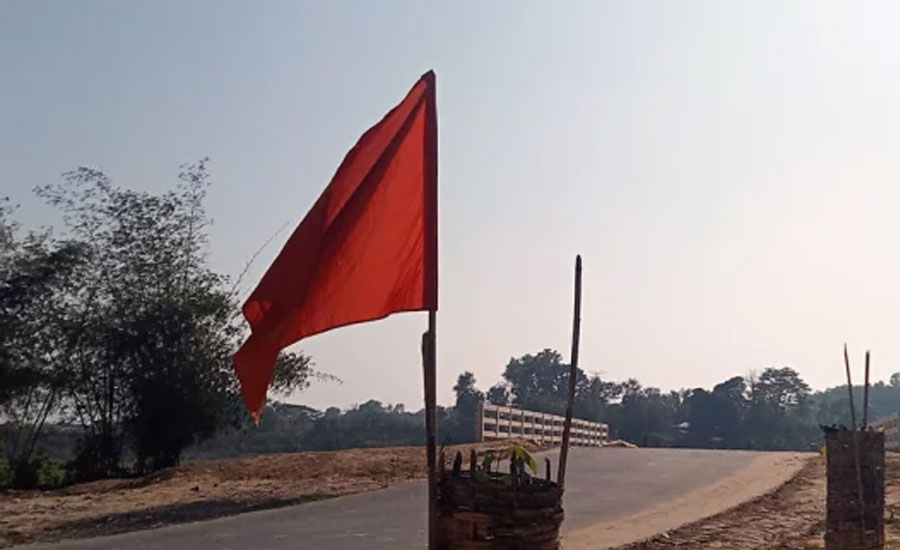 মিয়ানমার থেকে একের পর এক গুলি পড়ছে বাংলাদেশে, সীমান্তে না যেতে মাইকিং 