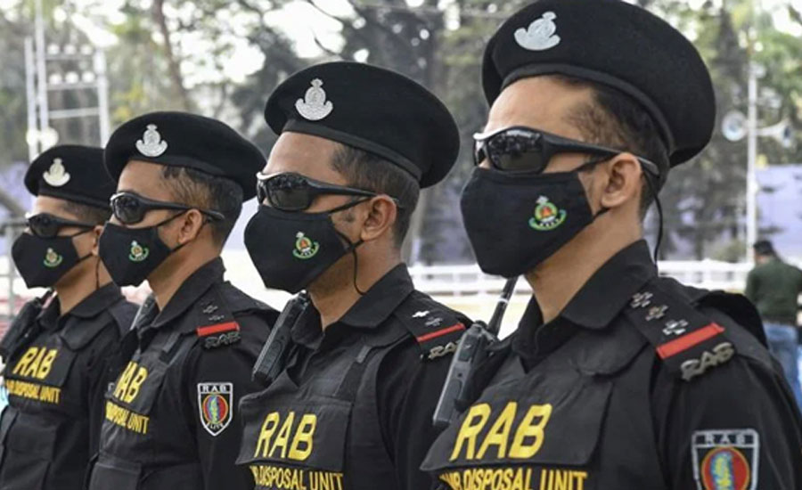 র‌্যাবের ৩ সদস্যকে কুপিয়ে আসামি ছিনতাই