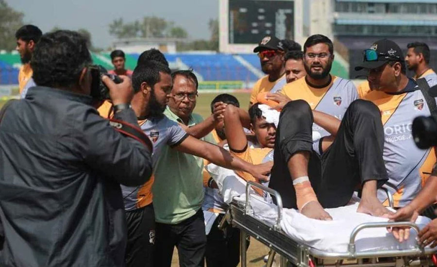 মাথায় বলের আঘাত পেয়ে হাসপাতালে মোস্তাফিজ